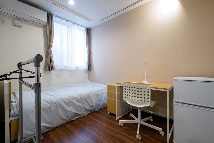 シンプルなワンルームの部屋