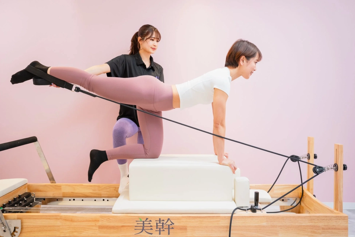 ピラティスの指導風景